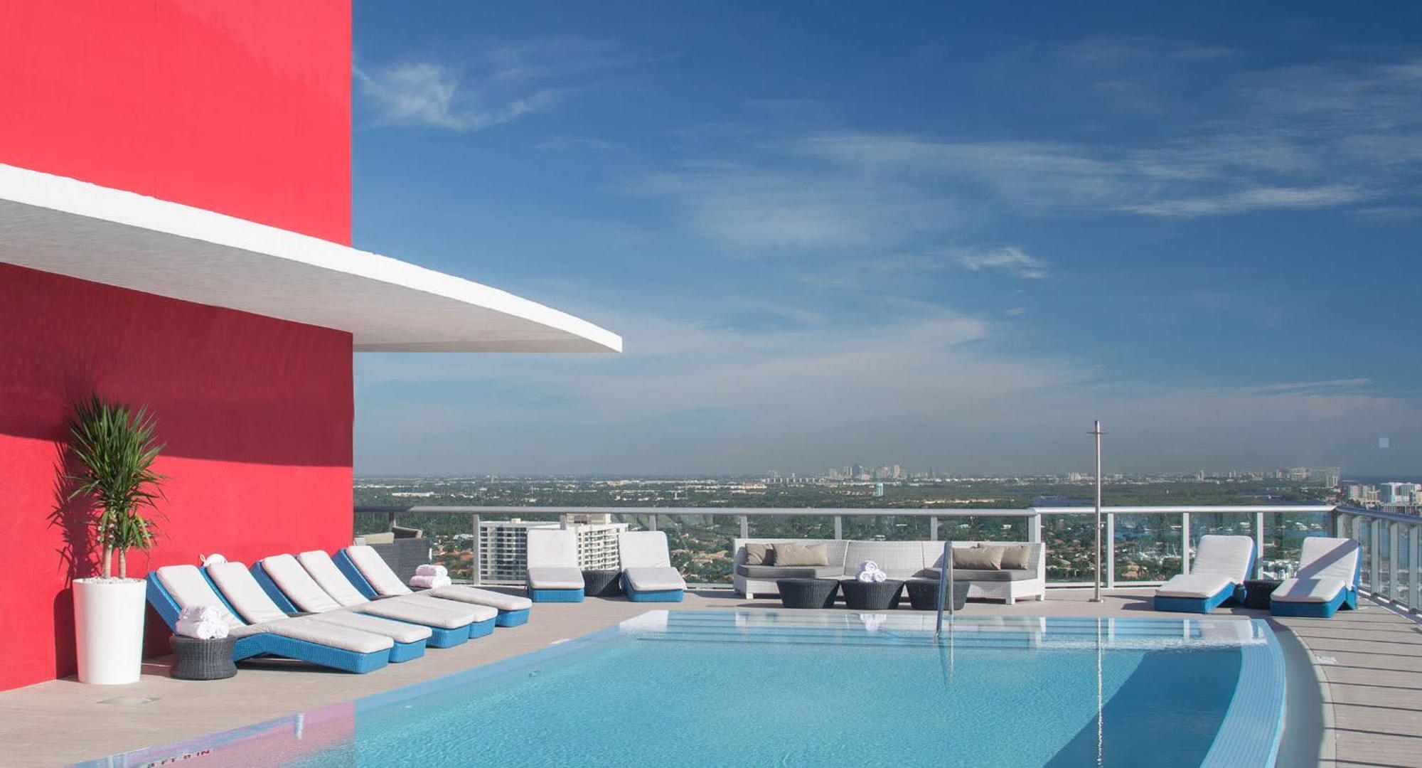 Vila 2602 E Hallandale Beach Blvd 1 Br Exteriér fotografie