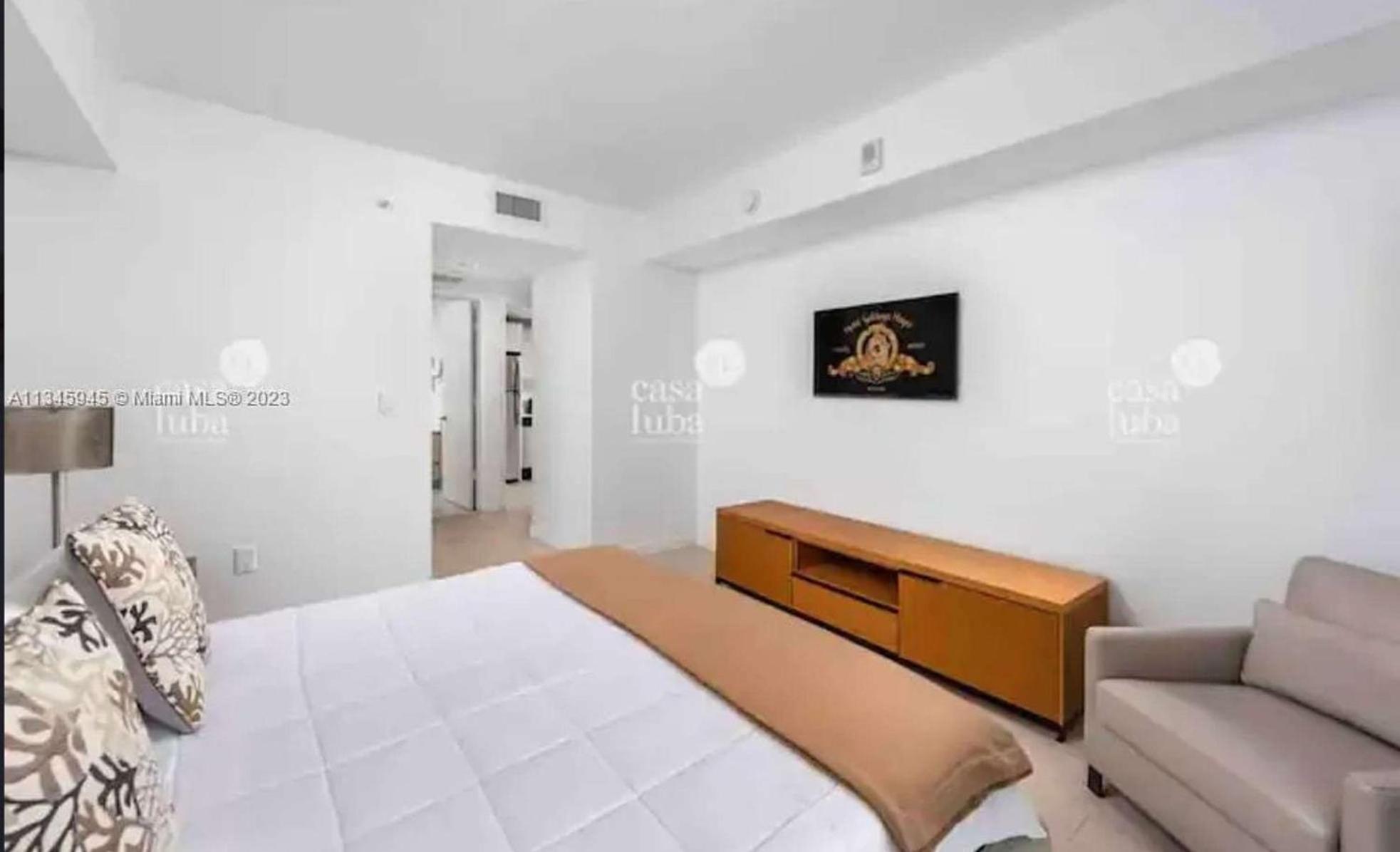 Vila 2602 E Hallandale Beach Blvd 1 Br Exteriér fotografie